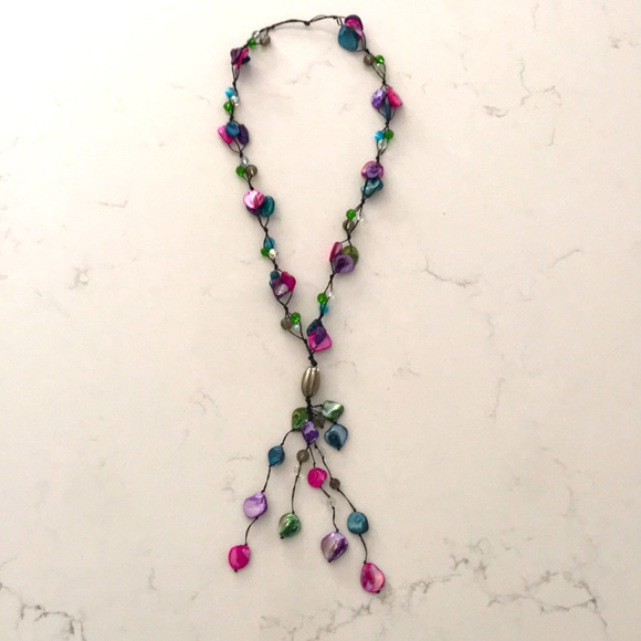 Dyed Pearl Shell Necklace - Picture 2 of 5